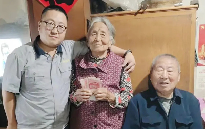 銳智風(fēng)采.jpg 銳智風(fēng)采.jpg