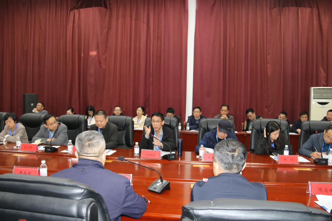 舟山市經(jīng)信局副局長(zhǎng)毛潤(rùn)洲攜舟山市優(yōu)秀企業(yè)家代表一行40余人蒞臨銳智股份調(diào)研考察! 舟山市經(jīng)信局副局長(zhǎng)毛潤(rùn)洲攜舟山市優(yōu)秀企業(yè)家代表一行40余人蒞臨銳智股份調(diào)研考察!